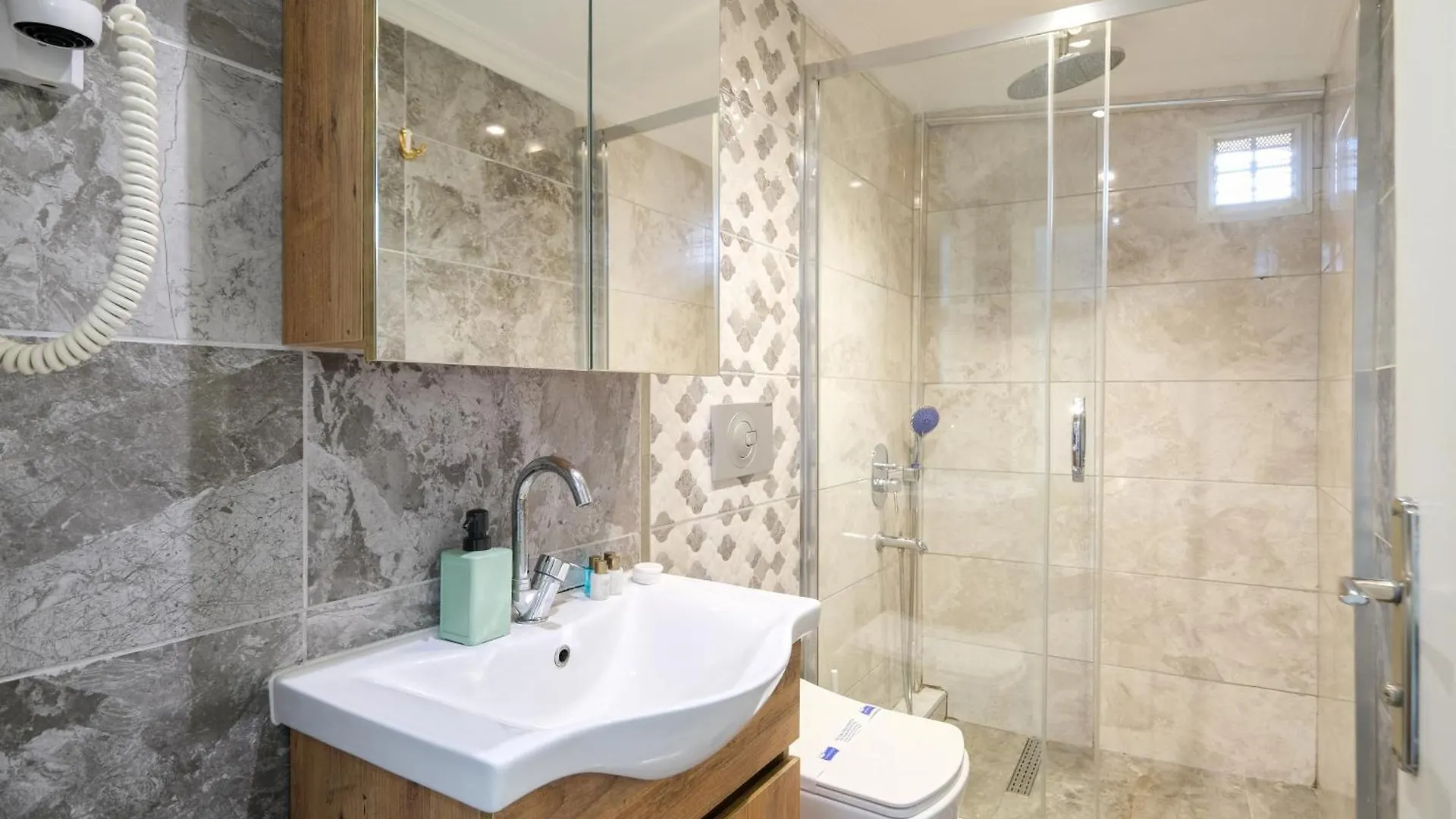 *** Szálloda Loren Hotel&Suites Isztambul Törökország